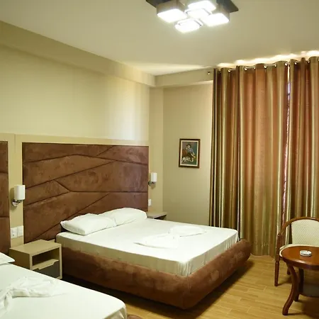 호텔 Fjortes Palace 4*