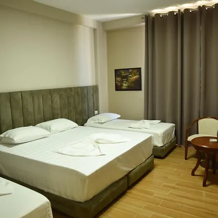 Fjortes Palace Hotel Vlore