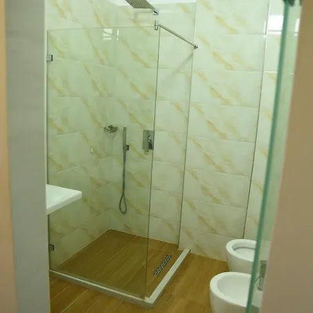Fjortes Palace Hotel Frakull e Madhe