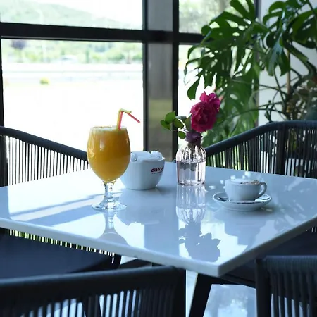 Hotel Fjortes Palace 4*